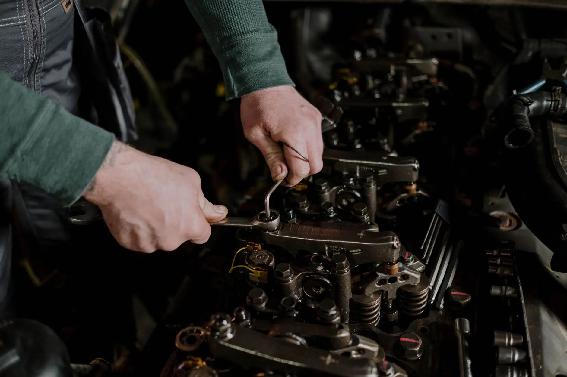教学显微镜与生物显微镜在高中生物实验中的差异化选型建议